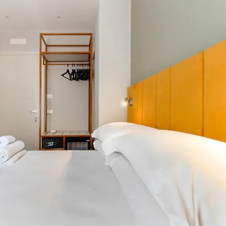 Velia Relais 4*